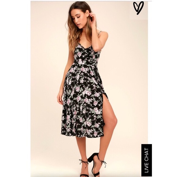 Lulus Dresses & Skirts - New! beautiful floral dress with slit